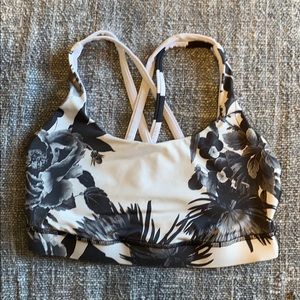 Lululemon sports bra